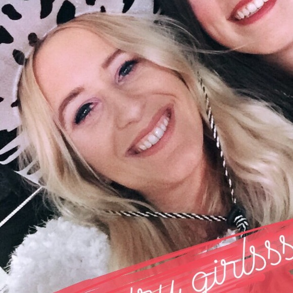 Meet your Posher, Mallory - Picture 1 of 1